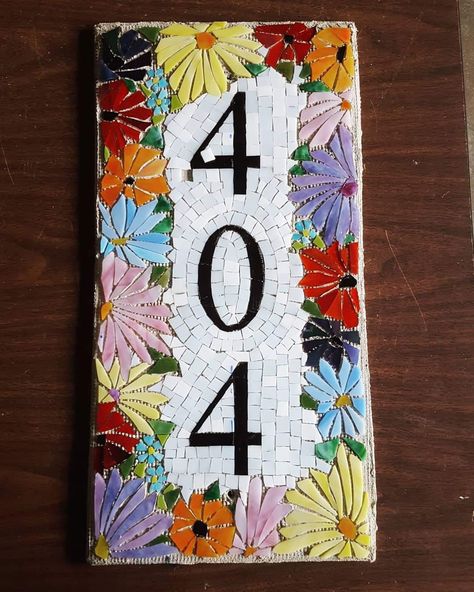 Mosaic Tile Address, Address Mosaic House Numbers, House Number Mosaic Ideas, Mosaic House Numbers Address Plaque, Mosaic Address Sign House Numbers, Mosaic House Numbers Diy, Mosaic Address Sign, House Number Mosaic, Beginner Mosaic Projects