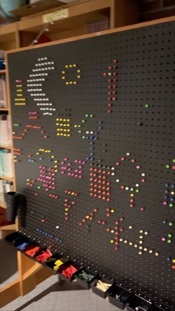 Jennifer Segalla | Teacher-Librarian on Instagram: "Lite Brite Vibes! A pegboard gets a cool and creative makeover for the Learning Commons. Thanks to admin and custodians who helped make this happen. Kids are loving it. 🌈🔴🟠🟡🟢🔵🟣🌈 #librarymediaspecialist #schoollibrary #learningcommons #schoollibrarian #teacherlibrarian #librarianstyle #teacherlibrarians #teacherlibrarianlife #librarylife #librarylearners #makerspace #excelplex #makersgonnamake #readmorebooks #stemeducation #makered #libr Peg Board Classroom Ideas, Stem Room, Makerspace Elementary, Sensory Corner, Maker Space Ideas, Library Makerspace, Makerspace Library, Library Media Specialist, Stem Lab