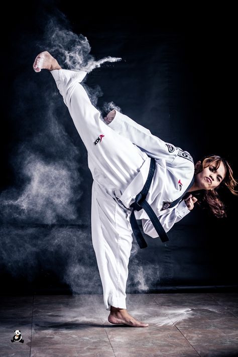 Side kick by Mark Raphael  Edillon Martial Arts Photography, Martial Arts Quotes, Karate Martial Arts, Martial Arts Girl, Martial Arts Techniques, Pencak Silat, Martial Arts Women, Female Fighter, Hapkido