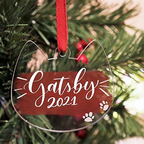 Wood Table Numbers Wedding, Oil Based Markers, Cricut Ornaments, Clear Christmas Ornaments, Custom Dog Ornament, Cat Acrylic, Cat Christmas Ornaments, Pet Christmas, Wood And Acrylic