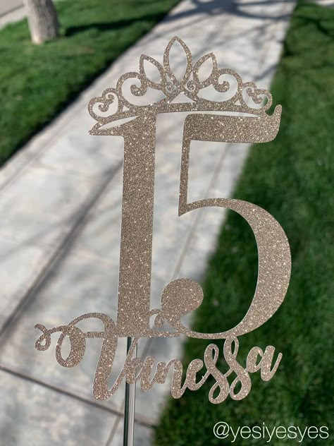 Mis Quince Cake Topper, Quinceanera Cricut Ideas, Cricut Quinceanera Ideas, Quince Centerpiece, Quince Centerpieces, 15th Birthday Decorations, Quinceanera Centerpieces, 15th Birthday Cakes, Cricut Cake