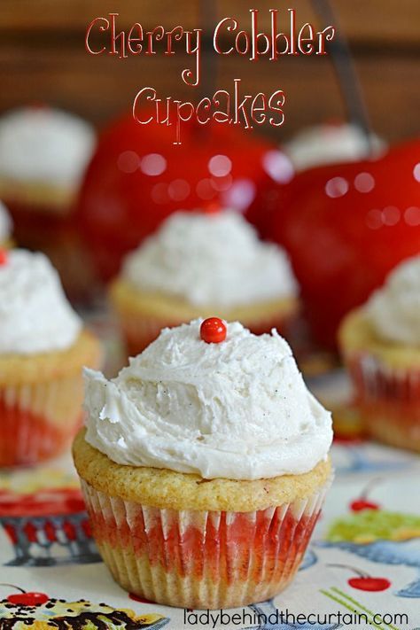 Cherry Cobbler Cupcakes | These cupcakes are not like most cupcakes. They have a layer of cherry pie filling in the center baked right in them! Cherry Cupcakes Recipes, Cherry Cookies Recipes, Savory Cakes, Cherry Cupcakes, Cherry Cookies, Cupcake Decoration, Cherry Cobbler, Cherry Recipes, Cupcakes Recipe