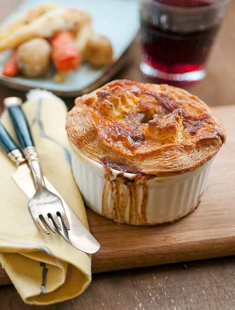 supergolden bakes: Steak and mushroom pot pies Beef Pot Pie Recipe, Beef Pot Pie, Pressure Cooking Chicken, Chicken Pot Pie Filling, Beef Pot Pies, Savory Pies Recipes, Homemade Chicken Pot Pie, Pot Pie Filling, Fillet Steak