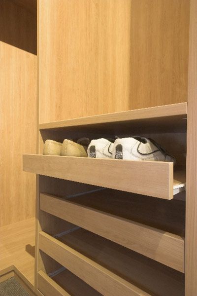 Drawer detail Shoe Drawer In Closet, Shoe Drawer In Wardrobe, Shoes In Wardrobe, Wardrobe Tray Drawers, Entrance Wardrobe Inside, Walk In Wardrobe Shoe Storage, Shoe Rack Built In, Built In Closet Shoe Storage, Shoe Drawer Storage