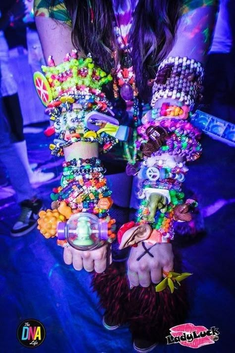 Scene Kid Aesthetic, Arcade Carpet, Scene Kandi, Rave Aesthetic, Kid Aesthetic, Diy Kandi Bracelets, Scene Aesthetic, Kandi Inspo, Diy Kandi