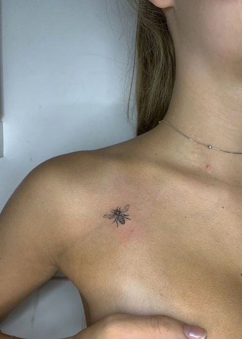 Bee Tattoo On Collar Bone, Small Dainty Bee Tattoos, Bee Tattoo Dainty, Mini Bumble Bee Tattoo, Cute Places To Get Small Tattoos, Simple Tattoos For Family, Bee On Shoulder Tattoo, Bee Tattoo Collar Bone, Bee Behind Ear Tattoo