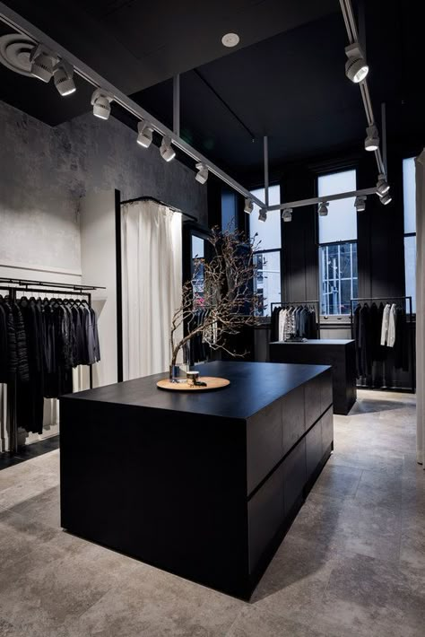 Oska Clothing, Fashion Retail Interior, Transitional Home Office, Fashion Store Design, Retail Store Interior Design, Interior Design Minimalist, Clothing Store Interior, Interior Architects, Clothing Store Design