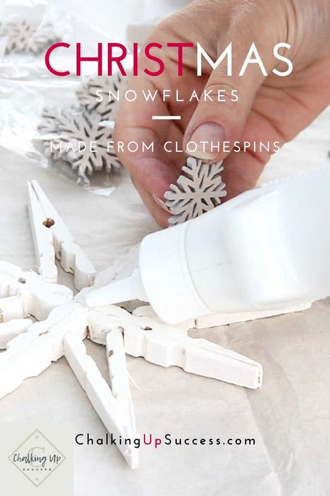 Homemade Christmas Ornaments Clothespins, Clothespin Snowflake Ornaments Diy, Homemade Baubles Easy Diy, Clothespin Star Ornament, How To Make Snowflake Ornaments, How To Make Clothespin Snowflakes, Clothespin Stars Snowflake Ornaments, Clothes Pin Stars Christmas Ornament, Diy Christmas Tablescapes