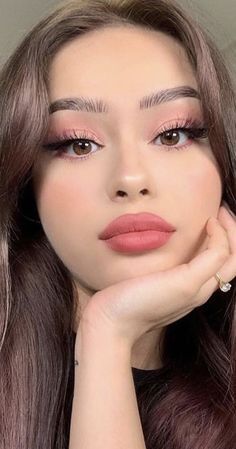 Va a ser algo casual y sencillo, espero les guste #fantasía # Fantasía # amreading # books # wattpad Light Makeup Looks, Classy Makeup, Girly Makeup, Soft Makeup Looks, Formal Makeup, Simple Makeup Looks, Makijaż Smokey Eye, Nude Makeup, Elegant Makeup