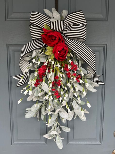 Chic Wreaths For Front Door, Themed Christmas Wreaths, Summer Door Swag, All Occasion Wreaths, All Year Wreath, Interior Front Door Decor, Diy Swag Wreath, Wreath Ideas Year Round, Christmas Columns