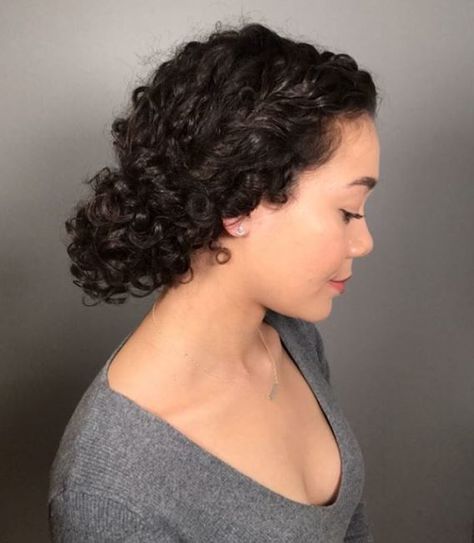 Curly Hair Easy Styles, Apostolic Hairstyles Easy, Wedding Curly Hairstyles, Professional Curly Hair, Formal Curly Hairstyles, Curly Bridal Hairstyles, Curly Hair Buns, Updo With Flowers, Updo Low Bun