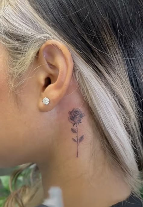 Small rose, neck tattoo Behind The Neck Tattoos, Back Of Neck Tattoos For Women, Back Ear Tattoo, Rose Tattoo Behind Ear, Rose Neck Tattoo, Flower Neck Tattoo, Small Neck Tattoos, Behind Ear Tattoos, Girl Neck Tattoos