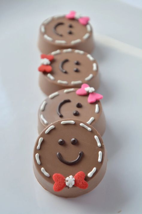 This Chocolates item by ChocolatesUnlimited has 148 favorites from Etsy shoppers. Ships from Kunkletown, PA. Listed on Mar 29, 2023 Christmas Oreos, Oreo Treats, Chocolate Covered Cookies, Chocolate Dipped Oreos, Xmas Treats, Christmas Cake Pops, Gingerbread Man Christmas, Dipped Oreos, Chocolate Covered Treats