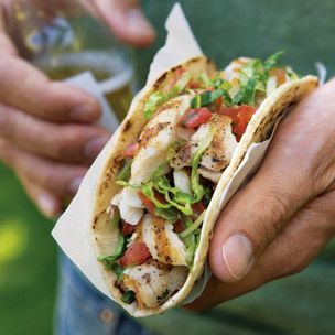 Red Snapper Tacos Recipe, Red Snapper Fish Tacos, Snapper Fish Tacos, Red Snapper Tacos, Snapper Tacos, Grilled Snapper, Grill Fish, Snapper Fish, Grilled Fish Tacos