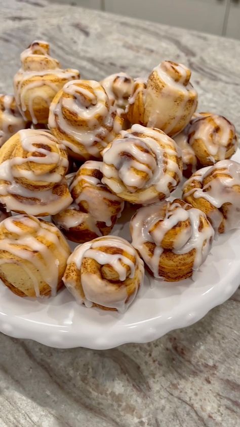 Mini Cinnamon Rolls are a scrumptious, bite-sized way to get the morning off to a sweet start! These are SO easy to make because all you… | Instagram Jumbo Cinnamon Rolls, Bakesale Ideas, Cinnamon Bites, April Baby, Mini Cinnamon Rolls, Muffin Cup, Apple Cinnamon Rolls, Breakfast Casseroles, Mini Bites