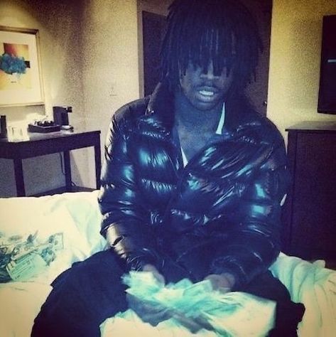 Chief Keef Wallpaper, 2000s Rap Aesthetic, Glo Girl, Relationship Goals Tumblr, 2010s Aesthetic, Swag Pics, 2013 Swag Era, Chief Keef, Rap Aesthetic