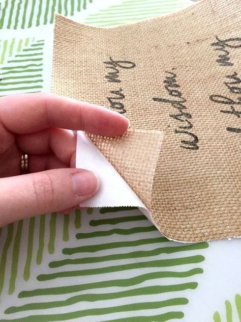 How to Print on Burlap | julesandco.net Print On Burlap, Burlap Crafts Diy, Burlap Diy, Burlap Wall Art, Burlap Art, Burlap Wall, Wall Art Tutorial, Burlap Signs, Burlap Projects