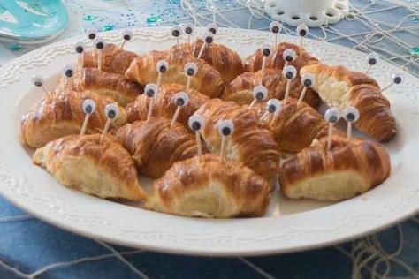 Crab Croissants for a Moana party | CatchMyParty.com Moana Charcuterie Board, Moana Party Food Ideas, Moana Birthday Party Food, Moana Snacks, Moana Themed Food, Crab Croissants, Moana Party Food, Moana Food, School Function