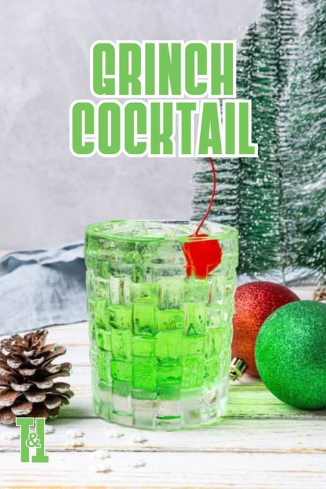 Get into the holiday spirit with a fun and festive Grinch Cocktail! This vibrant drink is perfect for your Christmas drinks and holiday cocktails, adding a splash of color and flavor to your celebrations. Ideal for drinks for a crowd, it’s a playful sip your guests will love! Red And Green Cocktails, Grinch Holiday Drink, Christmas Jungle Juice Recipe, Grinch Shots Christmas Drinks, Grinch Drinks For Adults, Grinch Punch Alcohol, Grinch Drink For Adults, Christmas Jungle Juice, Grinch Alcoholic Drink