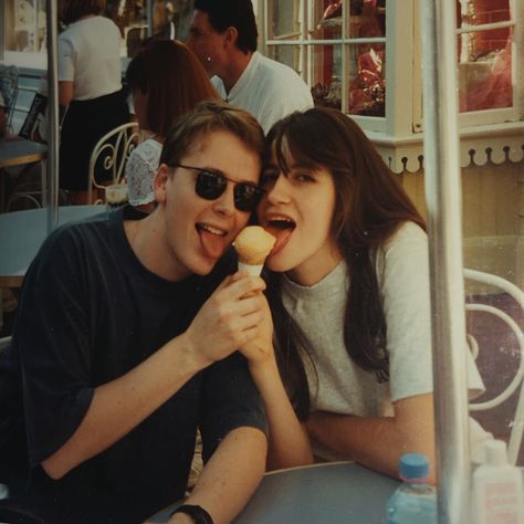 #coupleshoot #couple #couplegoals #love #90s #90saesthetic 80s Couple Aesthetic Vintage, 1990s Couple Aesthetic, 90s Pictures Couples, 1990s Couple, 90s Couple Aesthetic, 90's Couple Aesthetic, 90s Couples Aesthetic, 90s Love Aesthetic, 90s Couples Photoshoot