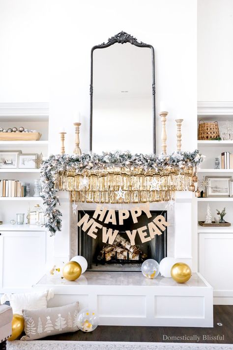 Clear Balloons With Confetti, Happy New Year Signs, New Years Traditions, Happy New Year Banner, New Year Banner, New Year Photos, Nye Party, New Years Eve Decorations, Diy Garland