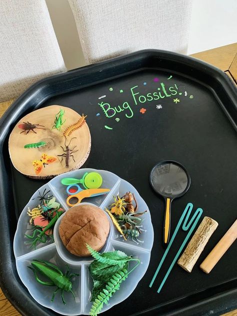 Loose Parts Play | Today we started off our Spring theme by making Playdough Bug Fossils | Facebook Playdough Tuff Tray Ideas, Spring Tuff Tray Ideas, Bug Playdough, Spring Tuff Tray, Bug Fossils, Tuff Table, Playdough Center, Making Playdough, Playdough Station