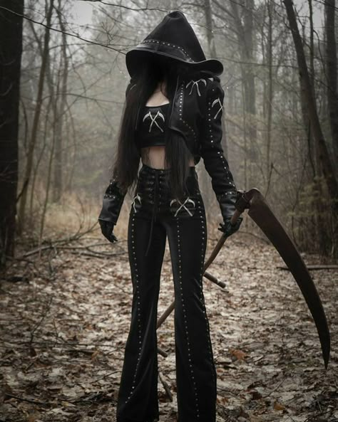 Grim Reaper Clothes, Grim Reaper Halloween Costume, Sharon Ehman, Most Creative Halloween Costumes, Halloween Costumes 2022, Cosplay Ideas Women, Toxic Vision, Hot Halloween Outfits, Fair Outfits