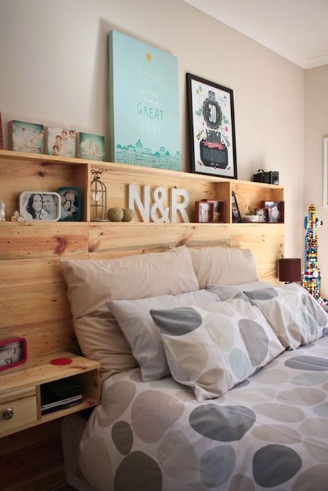 Diy Twin Headboard, Diy Storage Headboard, Diy Headboard With Lights, Headboard With Storage, Pallet Headboard Diy, Headboard Projects, Bookshelf Headboard, Headboard With Shelves, Pallet Headboard