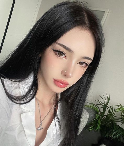 Medium Long Haircuts, Mekap Mata, Makeup Tip, Soft Makeup Looks, Smink Inspiration, Ethereal Makeup, Doll Makeup, Cute Makeup Looks, Asian Eye Makeup