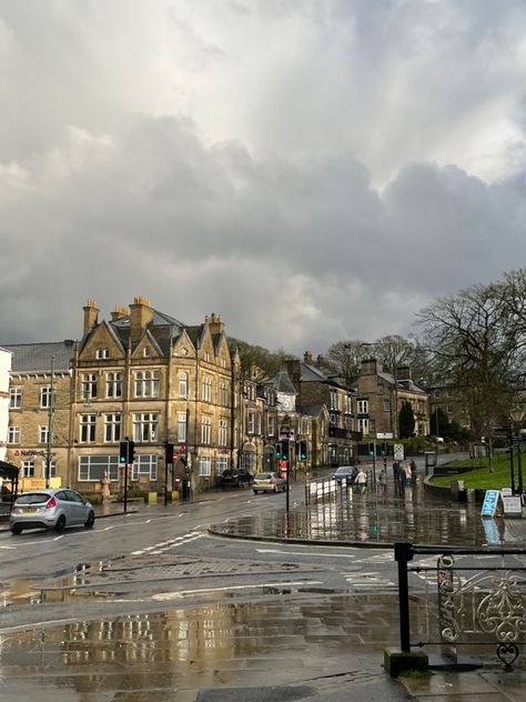 Old English Town Aesthetic, Small Town England, Town Bloxburg, Cozy Town, Tv Aesthetic, English Town, Town Games, Rainy Afternoon, Save File