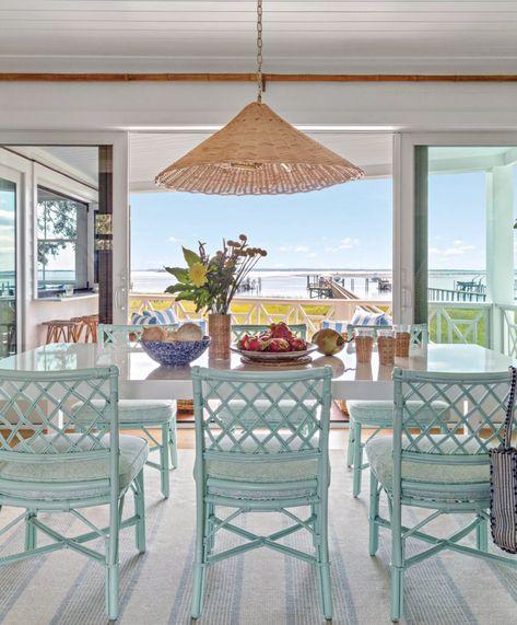 Palm Beach Dining Room, Florida Home Decorating, Farmer Style, Vintage Renovation, Beach Dining Room, Colorful Coastal, Key West Style, Coastal Dining Room, Beach Dining