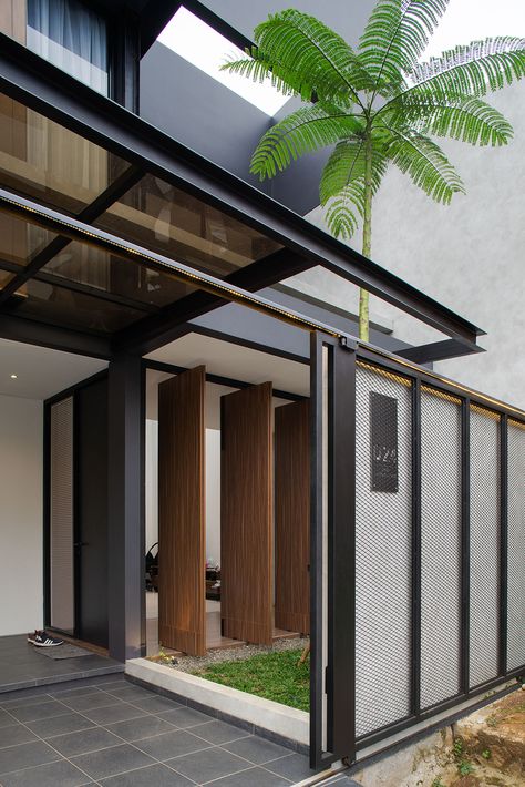 LOCALIC Canopy House Exterior, Minimal Tropical House, Industrial Tropical House, Tropical Industrial House, Industrial Minimalist House, Industrial Design Exterior, Tropical House Facade, Modern Tropical House Facade, Industrial House Facade