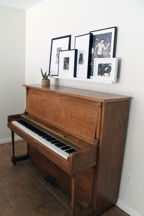 Picture frame ledge for over the piano                                                                                                                                                      More Piano Room Design, Piano Styling, Piano Room Decor, Piano Living Rooms, Piano Wall, Piano Decor, Piano Ideas, Upright Piano, Chris Loves Julia