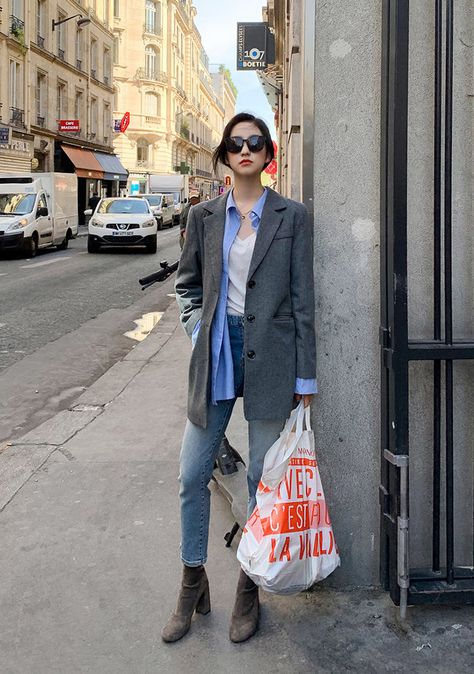 Womens Blazer Outfit, Korean Outfits Ideas, Neo Grunge, How To Wear Blazers, Long Blazer Jacket, Blazer Outfits For Women, Tokyo Street Fashion, Womens Blazer, Blazer Outfit