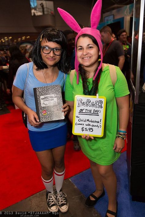 Bobs Burgers Costume, Burger Costume, Louise Belcher, Tina Belcher, Cosplay Pictures, Geeky Fashion, Halloween Express, Awesome Cosplay, Outfit Halloween