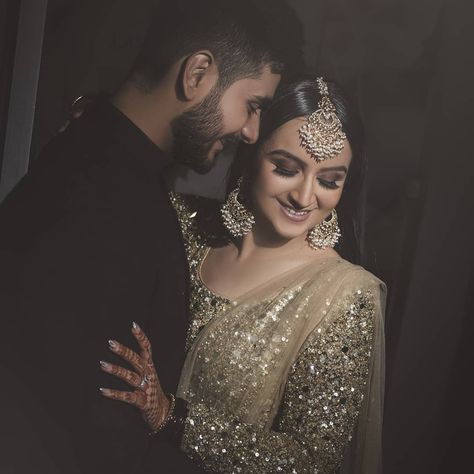 Wedding Bridal Poses, Mehandi Photo, Army Couples, Shy Couple, Wedding Date Ideas, Hira Khan, Reception Photoshoot, Shadi Decor, Wedding Portraits Poses