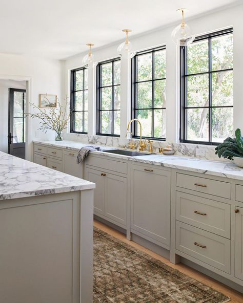 Full Kitchen Remodel, Kitchen Cabinet Trends, Kitchen Lighting Design, Kitchen Cabinets Makeover, Classic Kitchen, Kitchen Lighting Fixtures, Grey Cabinets, Trendy Kitchen, Painting Kitchen Cabinets