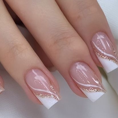 French Polish Nail Designs, Coffin Nails Designs French Tip, French Tip With Gold Design, French Manicure With Design, Classy French Tip Nails, Best Nails Design, French Manicure Nail Designs, Elegant Touch Nails, French Manicure Designs