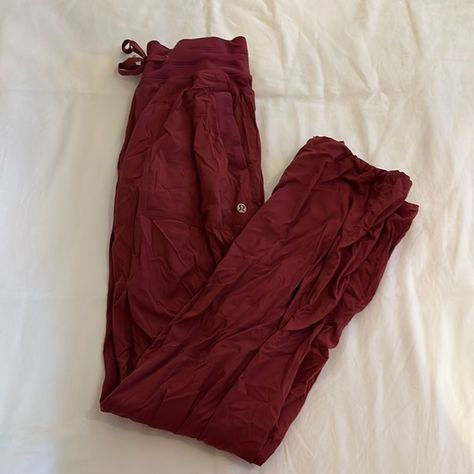 Lululemon dance studio pant Lululemon Dance Studio Pants Outfit, Ballet Pants, Lululemon Dance Studio Pants, Dance Studio Pants, Studio Pants, Dance Pants, Dr Closet, Dance Studio, Fitness Inspo