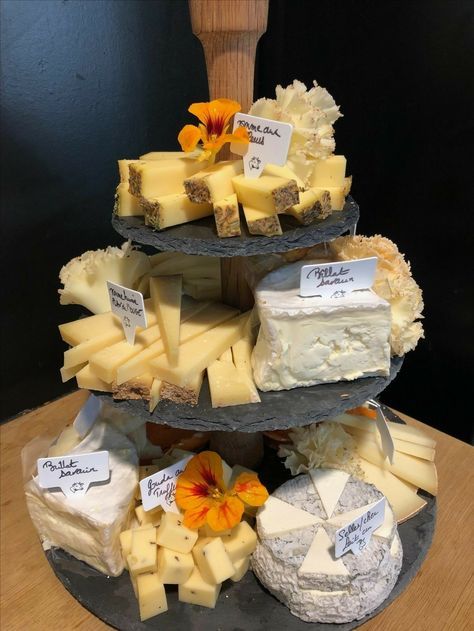 Cheese Display Ideas, Wedding Cheesecake, Cheese Table, Cheese Display, Charcuterie Inspiration, Charcuterie Cheese, Party Food Platters, Charcuterie And Cheese Board, Cheese Shop