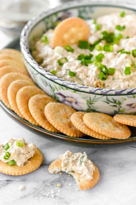 Let me show you how to make the best clam dip! I built my updated recipe on the original Kraft clam dip from the 1950s, it's crowd-pleasing party food for any occasion! Best Clam Dip Recipe, Clam Dip Recipe, Clam Dip, Seafood Dip, Breakfast Burger, Dessert Dips, Dessert Appetizers, Dip Recipe, Salad Dressings