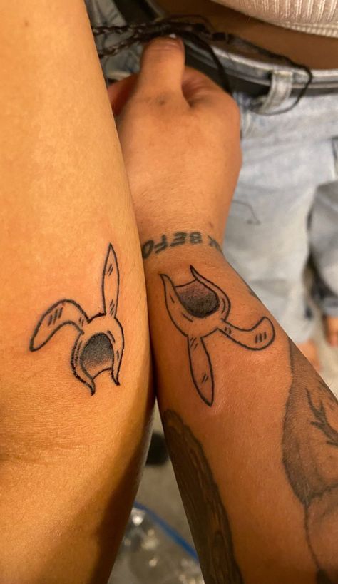 Louis Belcher Tattoo, Louise Belcher Tattoo, Louis Belcher, Bestie Tattoos, Louise Belcher, Tattoo Black And White, Bestie Tattoo, Tattoo Black, Friend Tattoos