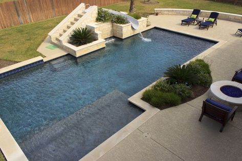 Cody Pools, Pool With Slide, Ideas De Piscina, Backyard Pool Design, Moderne Pools, Simple Pool, Geometric Pool, Children Swimming Pool, Residential Pool