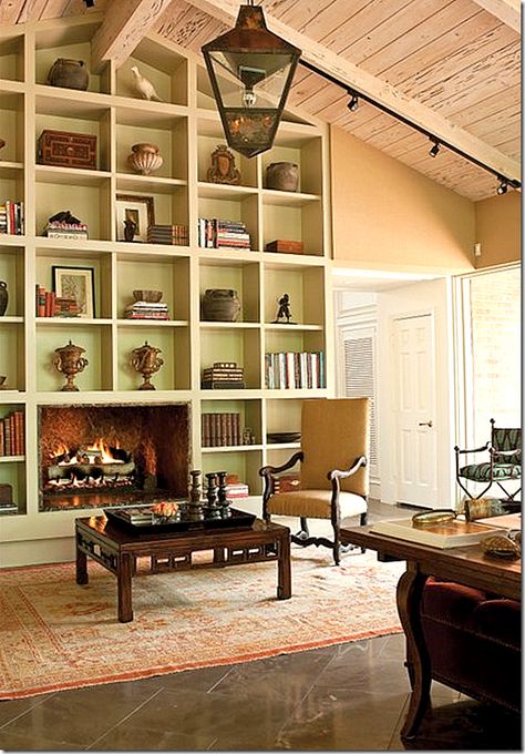 image Cathedral Ceiling Living Room, Floor To Ceiling Bookshelves, Wall Shelves Living Room, Vaulted Ceiling Living Room, Fireplace Bookshelves, Built In Shelves Living Room, Living Room Built Ins, Living Room Entertainment Center, Fireplace Built Ins