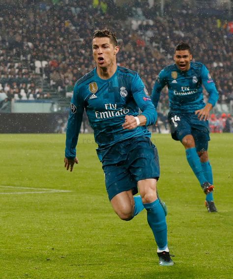 CRISTIANOOO!! RM vs Juventus [1-Leg] Quarter-finals | UCL 2017-18 Ronaldo Vs Juventus 2018, Topper Bola, Real Madrid Vs Juventus, Cr7 Real Madrid, Portugal National Football Team, Real Madrid Manchester United, Cr7 Vs Messi, Real Madrid Cristiano Ronaldo, Lionel Messi Fc Barcelona