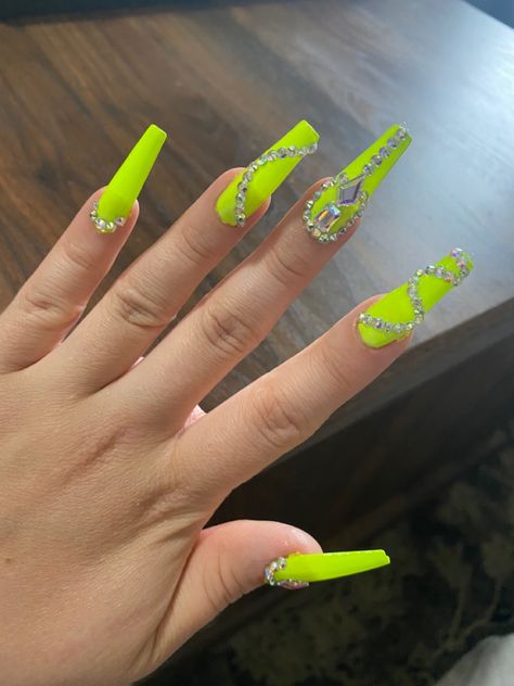 #coffinnails #neon #gemstones #crystals Neon Green Nails With Rhinestones, Neon Nails With Rhinestones, Lime Green Nails, Nails Beach, Neon Green Nails, Nice Nails, Gemstones Crystals, Long Acrylic Nails Coffin, Long Acrylic