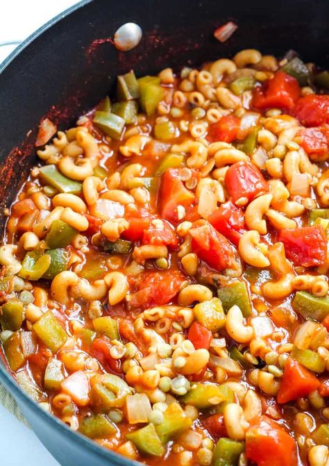 Goulash Recipes Vegetarian, Vegan Goulash Recipes, Lentil Goulash, Veggie Goulash, Goulash American, Vegetarian Goulash, Vegan Goulash, Macaroni And Tomatoes, Fall Meals