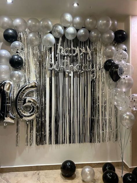 Sweet 16 Party Planning, 21st Decorations, 14th Birthday Party Ideas, Black Party Decorations, Birthday Background Design, Birthday Decorations At Home, 18th Birthday Decorations, Disco Birthday Party, Sweet 16 Birthday Cake