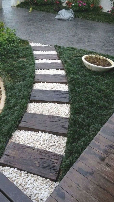 Rocks Landscape, Landscaping Simple, Front Yard Design, Front Yard Landscaping Plans, Easy Landscaping, Front Yard Landscaping Simple, Front Yard Garden, Yard Design, Small Backyard Pools