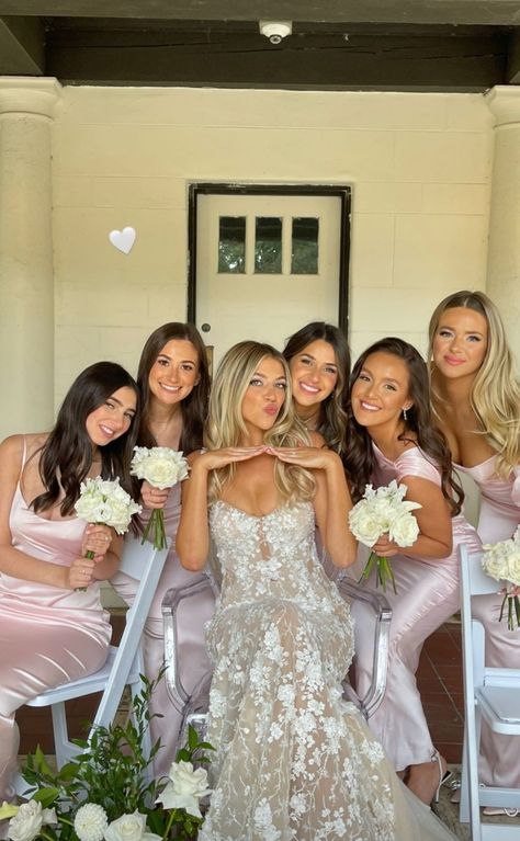 Maid Of Honor Dresses, Dream Wedding Ideas Dresses, Future Wedding Plans, Wedding Goals, Wedding Mood, Dreamy Wedding, Wedding Pics, Fairytale Wedding, Dream Wedding Dresses